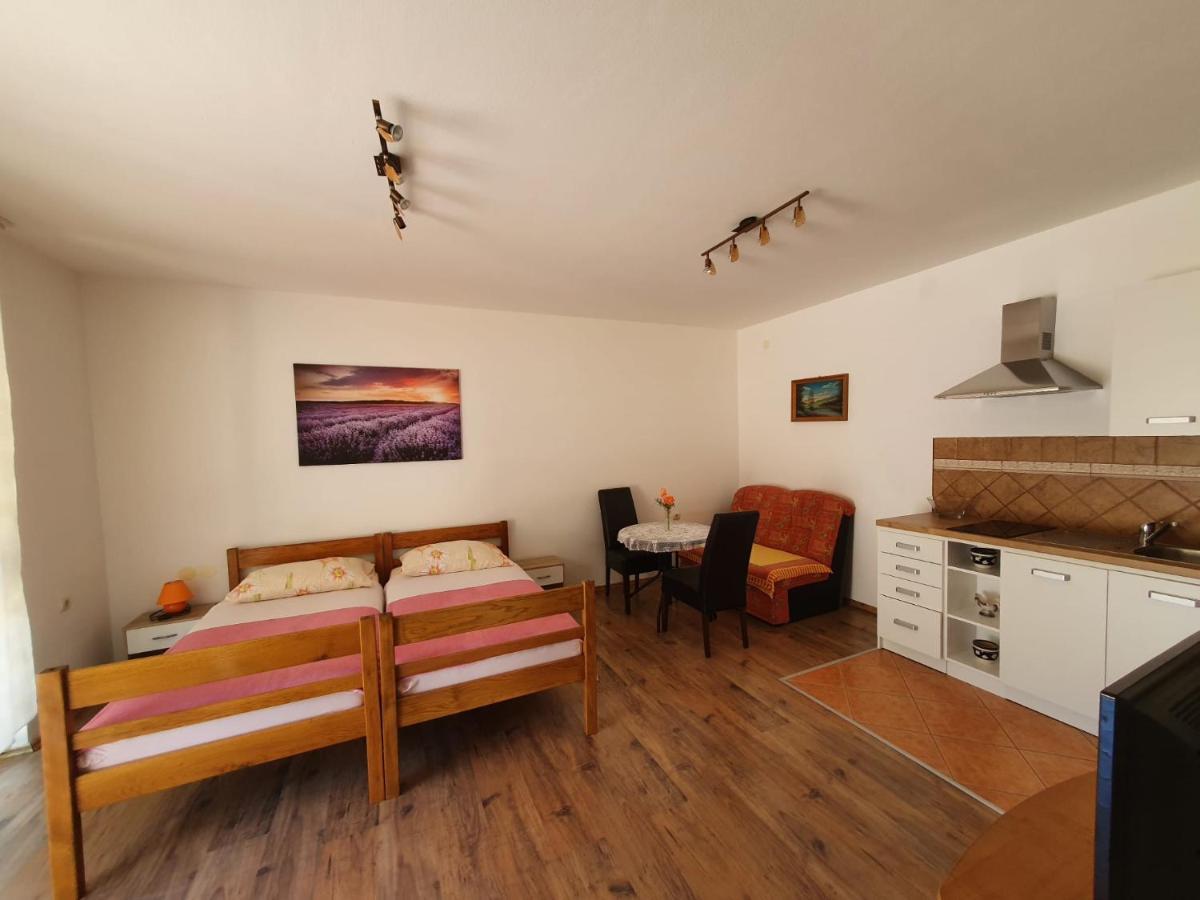 Apartments Topalovic Kostrena Exterior photo