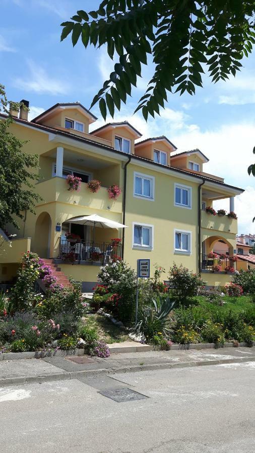 Apartments Topalovic Kostrena Exterior photo